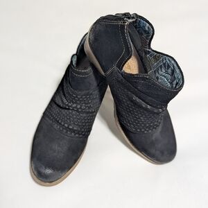 Earth Origins Suede Perforated Scrunch Ankle Boot Back Zip